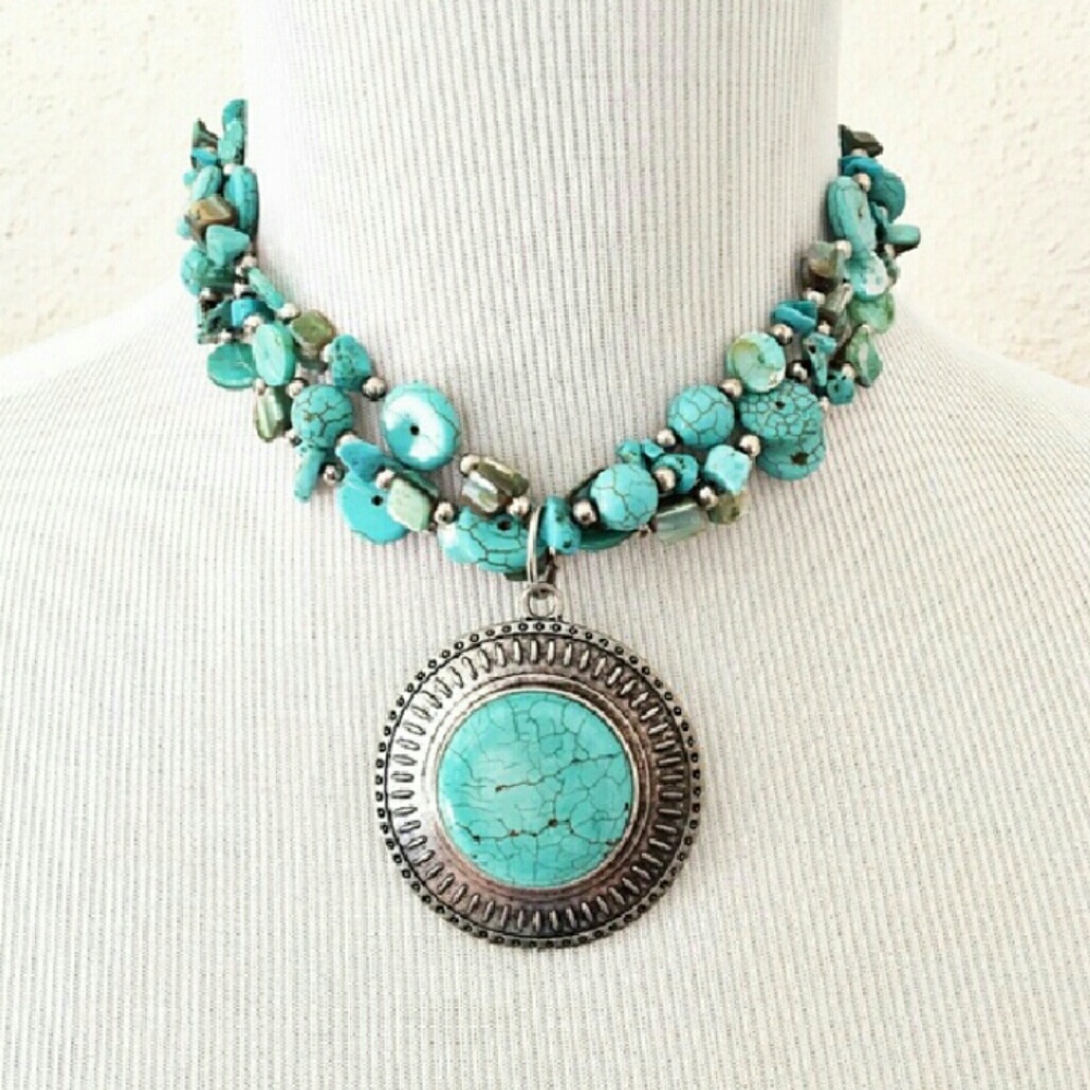 Statement piece $15 TURQUOISE NECKLACE